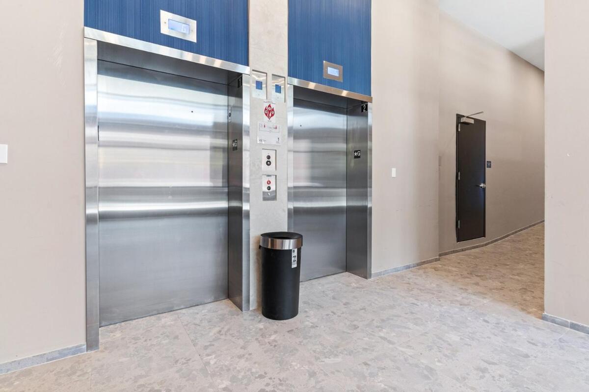5 Mins To Convention Center! Sleeps 4! With Rooftop! Apartment Philadelphia